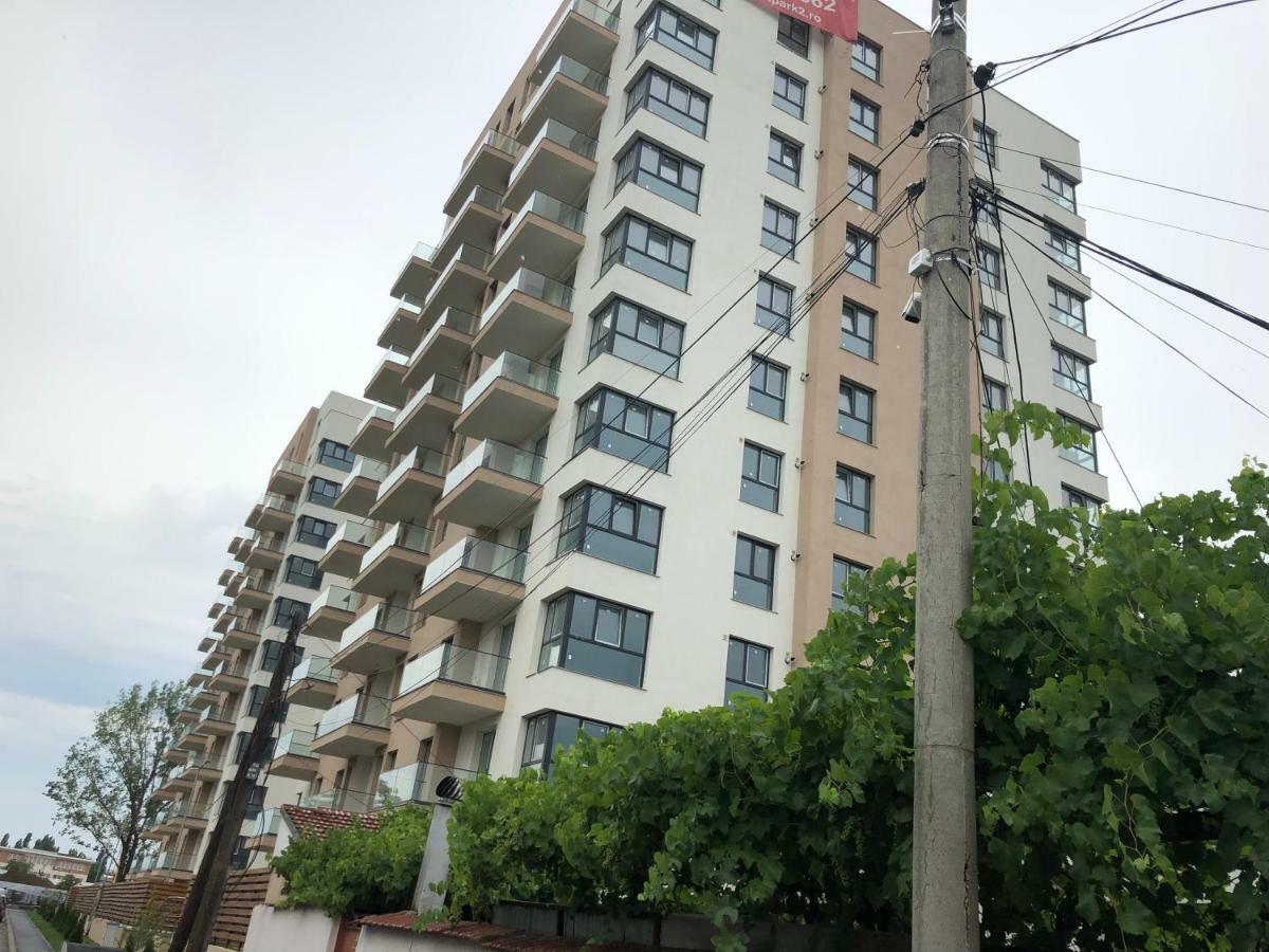 Luxury Westpark 2 Presidentialsuite With Lake View W4 Bukares Bagian luar foto