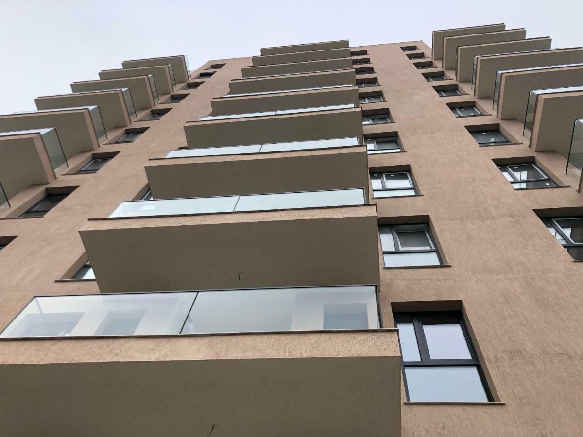 Luxury Westpark 2 Presidentialsuite With Lake View W4 Bukares Bagian luar foto