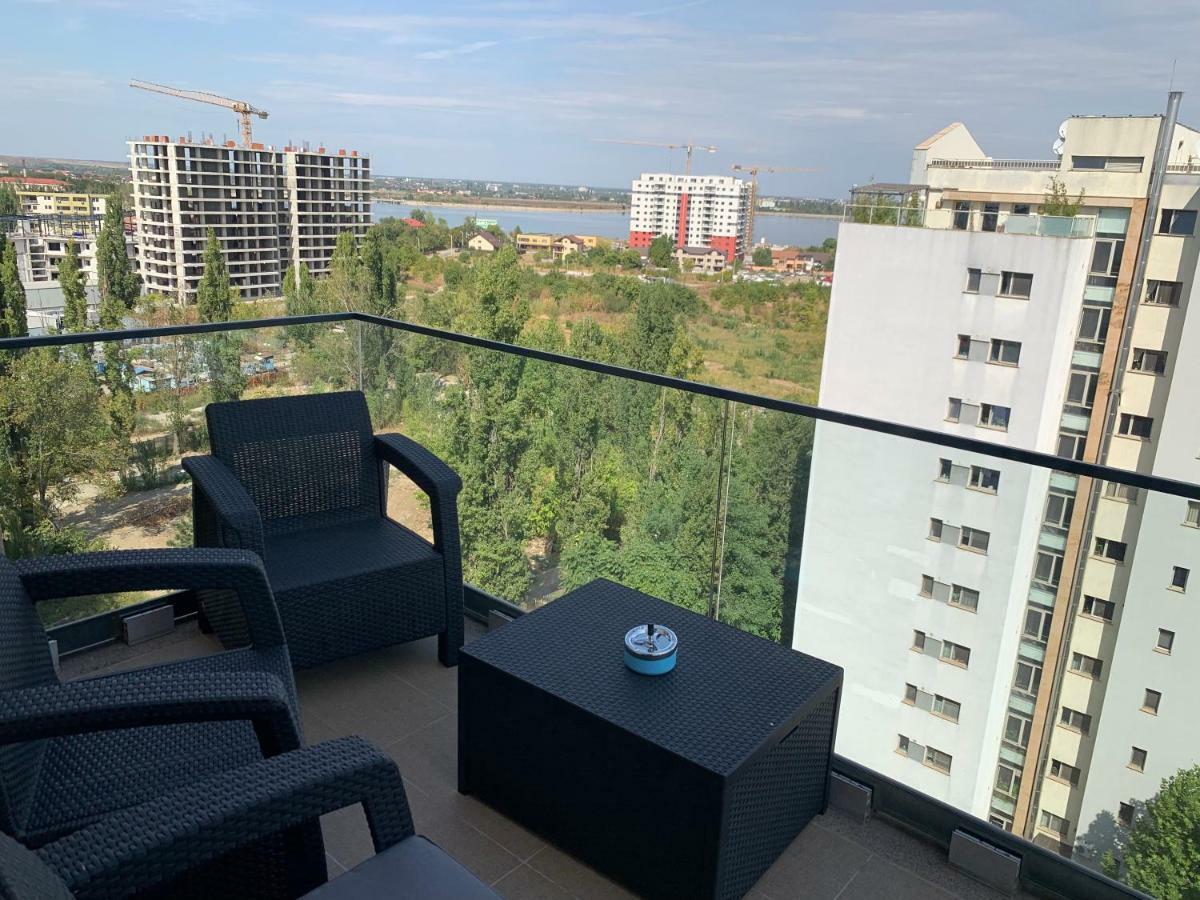 Luxury Westpark 2 Presidentialsuite With Lake View W4 Bukares Bagian luar foto