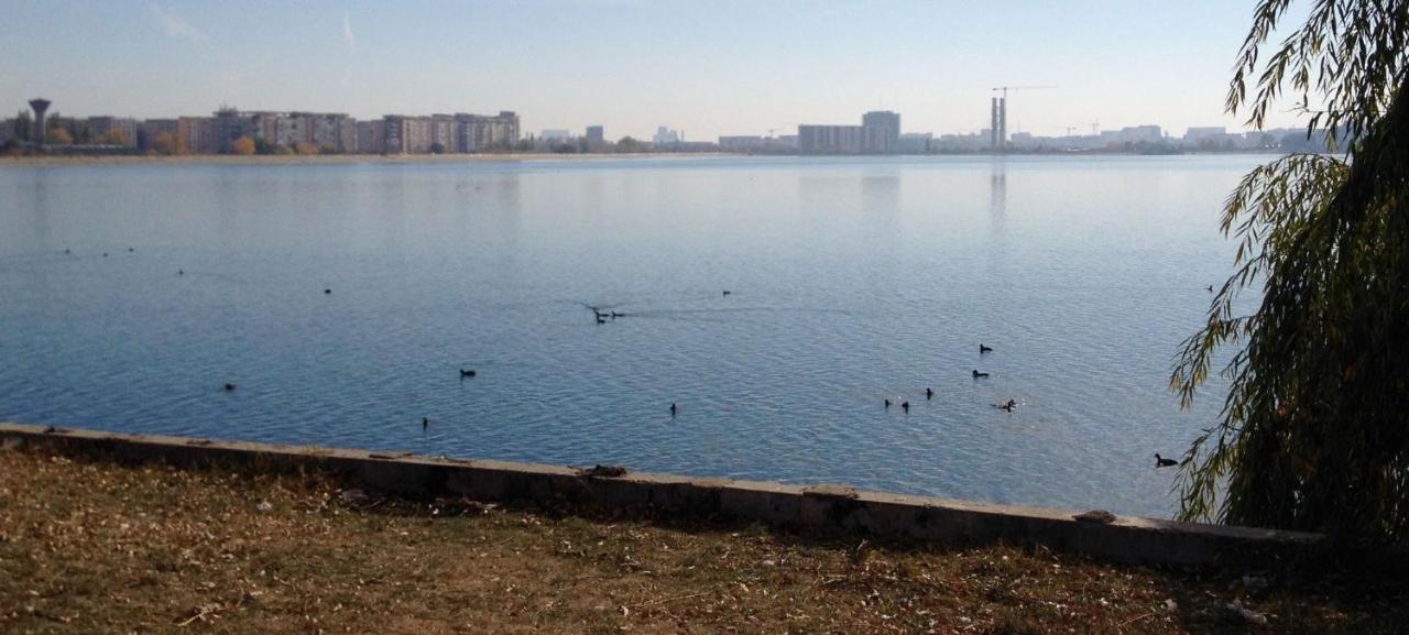 Luxury Westpark 2 Presidentialsuite With Lake View W4 Bukares Bagian luar foto