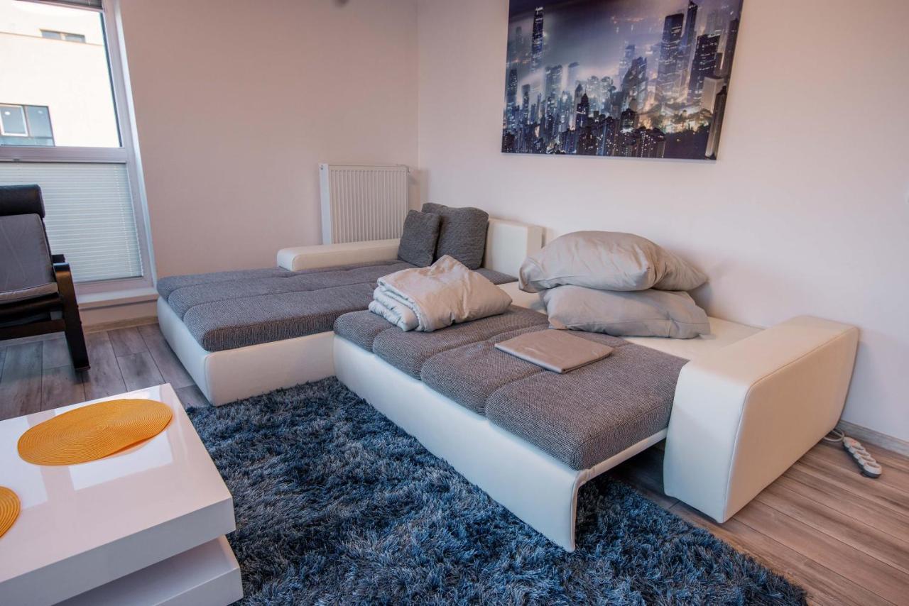 Luxury Westpark 2 Presidentialsuite With Lake View W4 Bukares Bagian luar foto