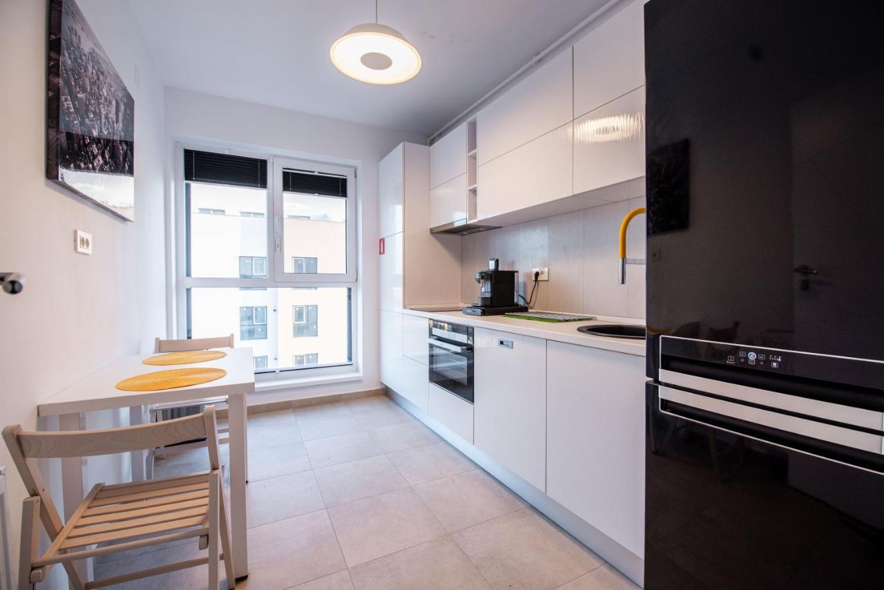 Luxury Westpark 2 Presidentialsuite With Lake View W4 Bukares Bagian luar foto