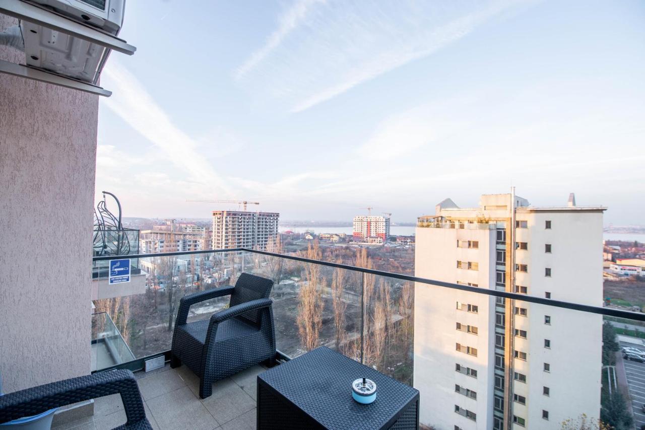 Luxury Westpark 2 Presidentialsuite With Lake View W4 Bukares Bagian luar foto